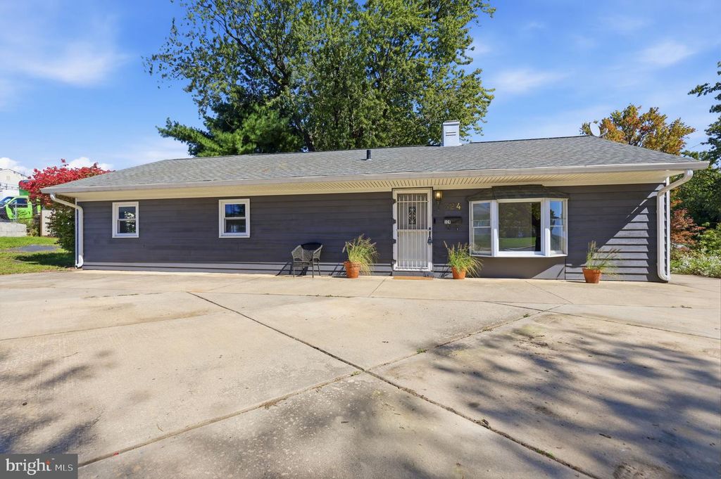 324 DEVON RD, FAIRLESS HILLS, PA 19030 — photo 2