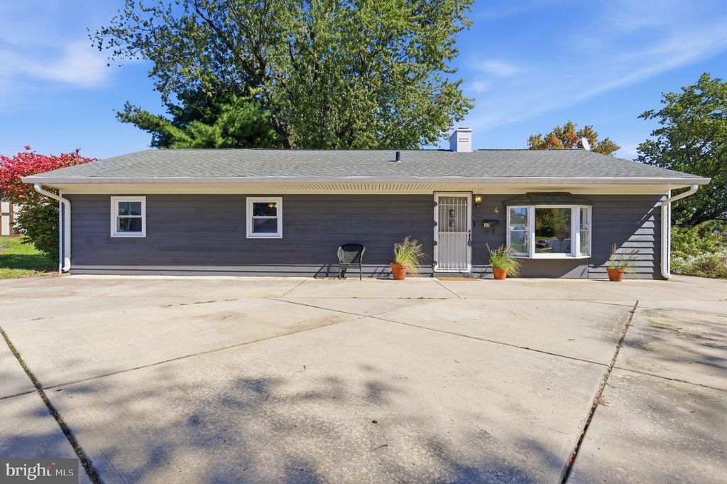 324 DEVON RD, FAIRLESS HILLS, PA 19030 — photo 3
