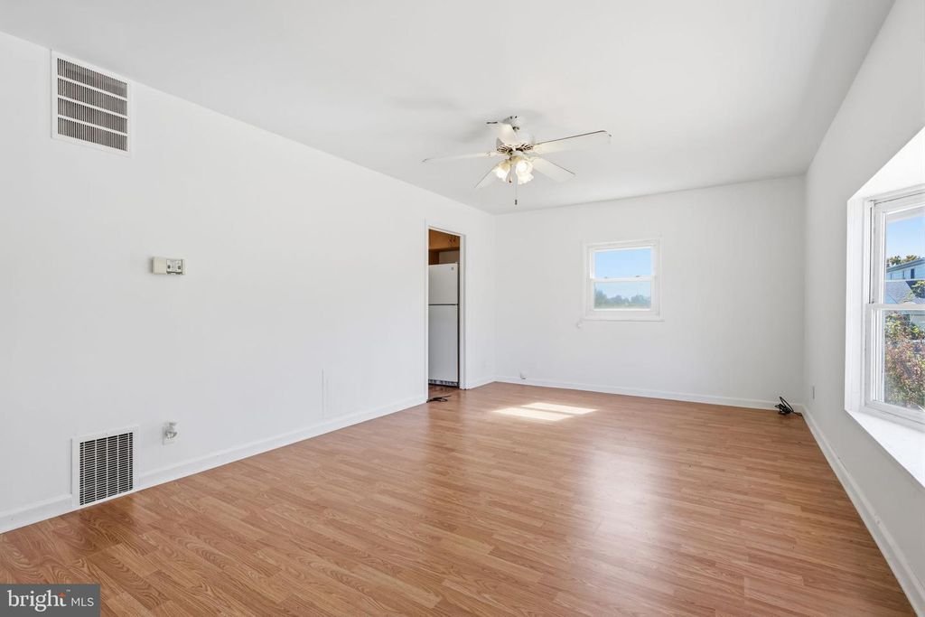 324 DEVON RD, FAIRLESS HILLS, PA 19030 — photo 5