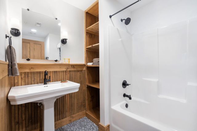 133 Carefree Lane 17, Kimberling City, MO 65686