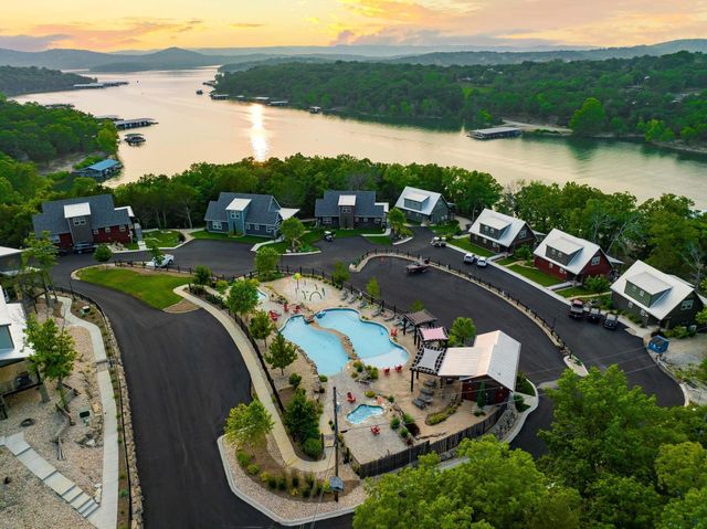 133 Carefree Lane 17, Kimberling City, MO 65686