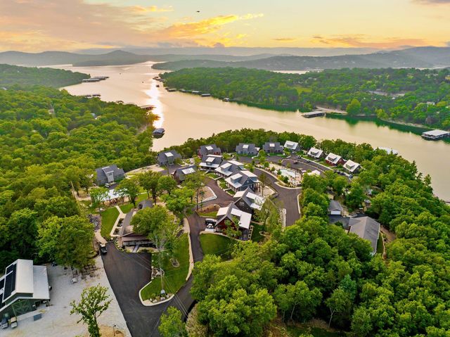 133 Carefree Lane 17, Kimberling City, MO 65686