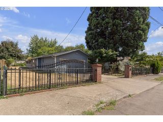 6530 Se 96TH Ave, Portland, OR 97266