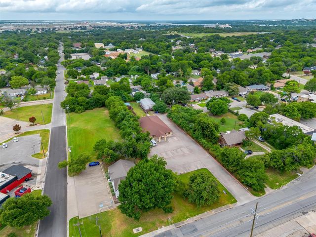 905 Roberts Cut Off, River Oaks, TX 76114