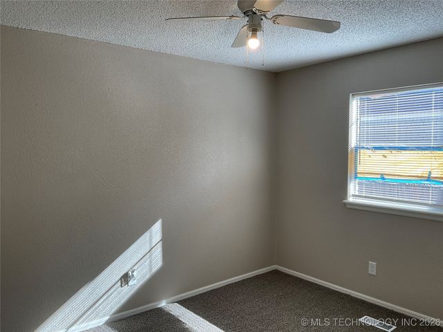 2725 S 132nd East East Avenue, Tulsa, OK 74134