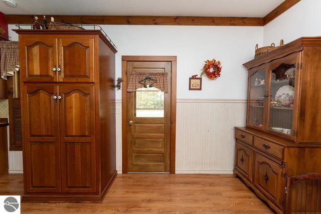 1227 E Washington Road, Farwell, MI 48622