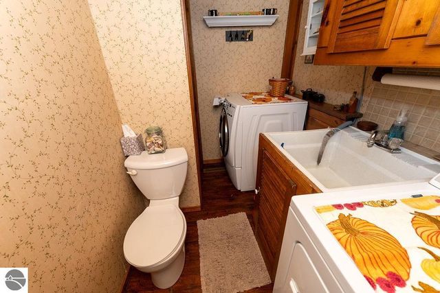 1227 E Washington Road, Farwell, MI 48622