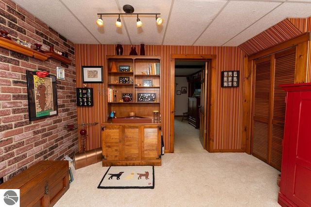 1227 E Washington Road, Farwell, MI 48622