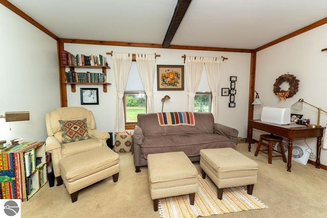 1227 E Washington Road, Farwell, MI 48622