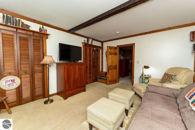 1227 E Washington Road, Farwell, MI 48622