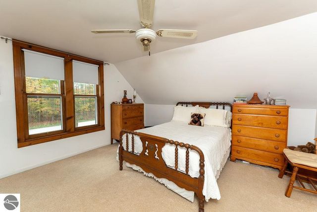 1227 E Washington Road, Farwell, MI 48622