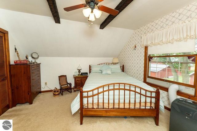 1227 E Washington Road, Farwell, MI 48622