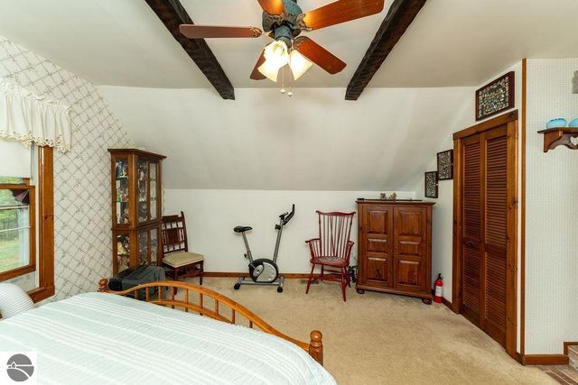 1227 E Washington Road, Farwell, MI 48622