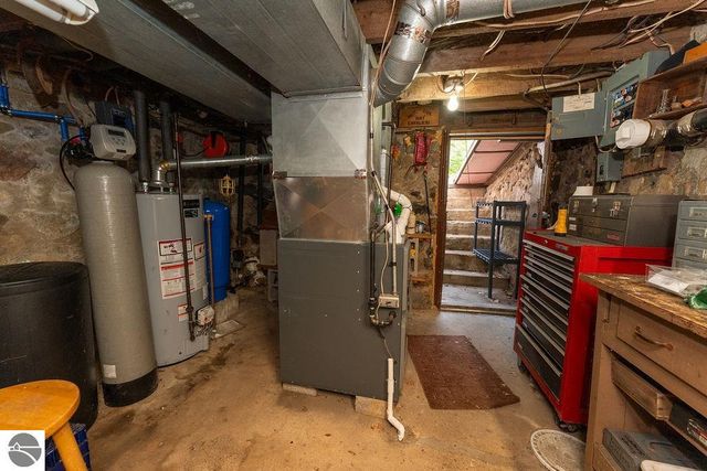 1227 E Washington Road, Farwell, MI 48622