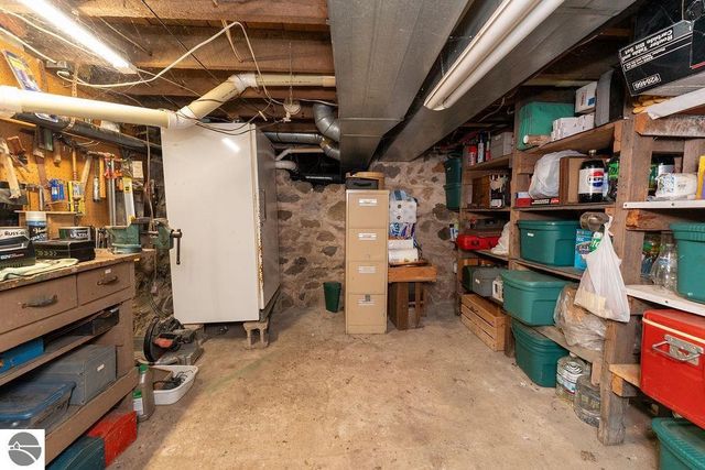 1227 E Washington Road, Farwell, MI 48622