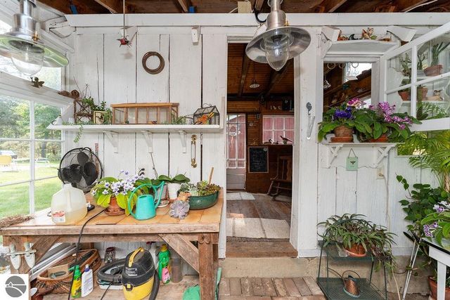 1227 E Washington Road, Farwell, MI 48622