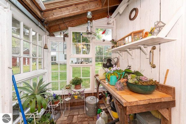 1227 E Washington Road, Farwell, MI 48622