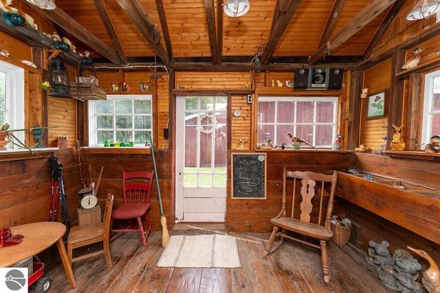 1227 E Washington Road, Farwell, MI 48622