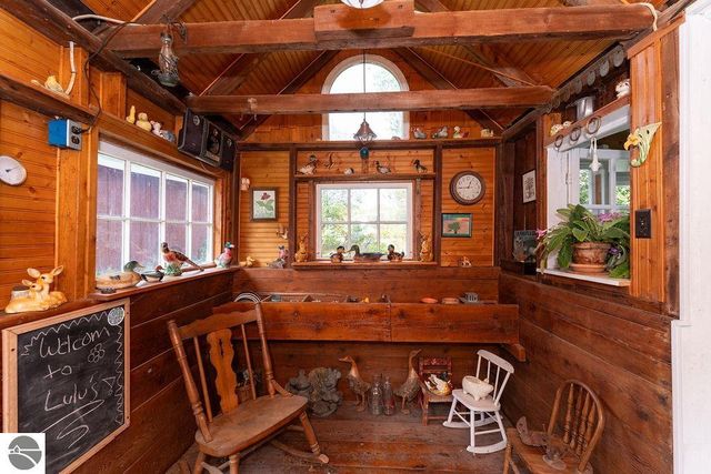 1227 E Washington Road, Farwell, MI 48622