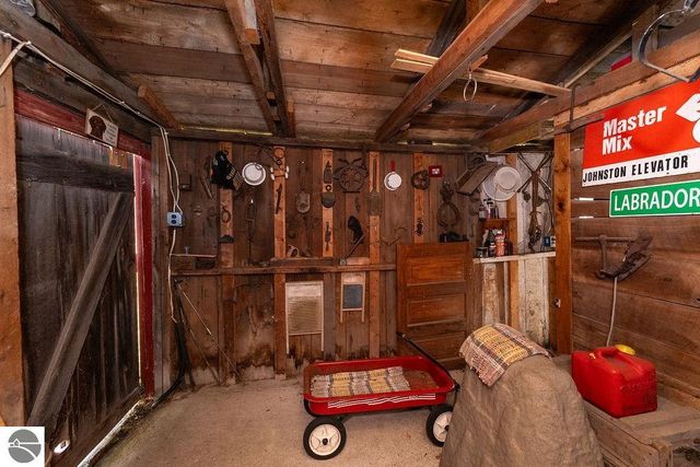 1227 E Washington Road, Farwell, MI 48622