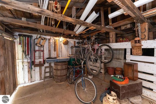 1227 E Washington Road, Farwell, MI 48622