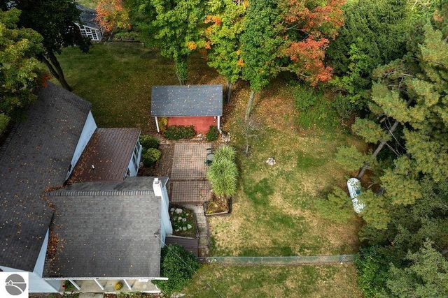 1227 E Washington Road, Farwell, MI 48622