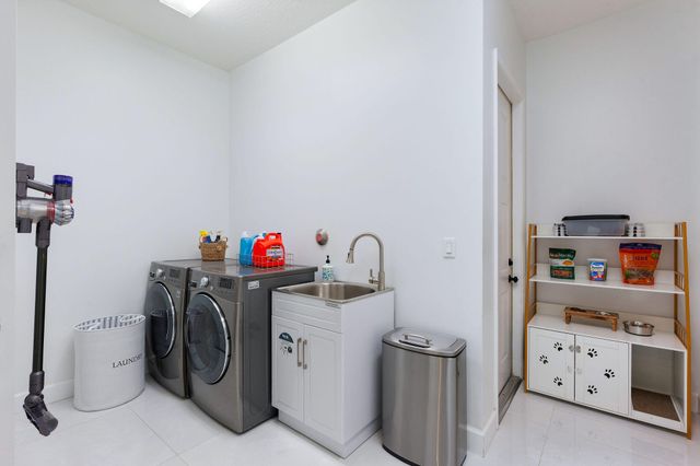 3958 SW 140TH Avenue, Davie, FL 33330