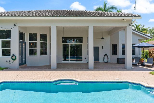 3958 SW 140TH Avenue, Davie, FL 33330