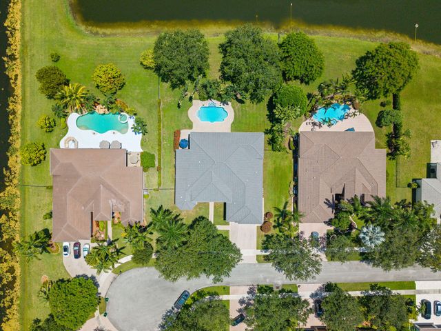 3958 SW 140TH Avenue, Davie, FL 33330