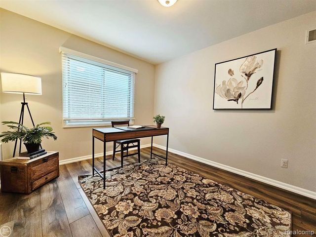 17901 Pointe Court, Clinton Charter Township, MI 48038