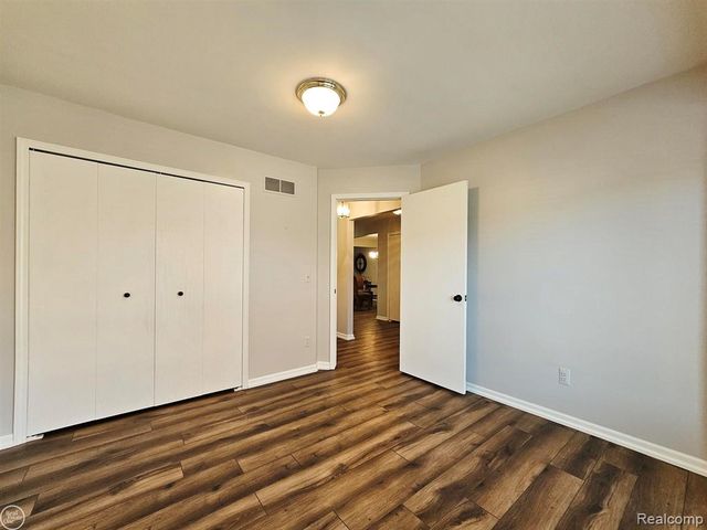 17901 Pointe Court, Clinton Charter Township, MI 48038