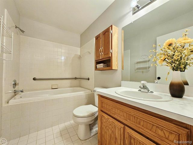 17901 Pointe Court, Clinton Charter Township, MI 48038