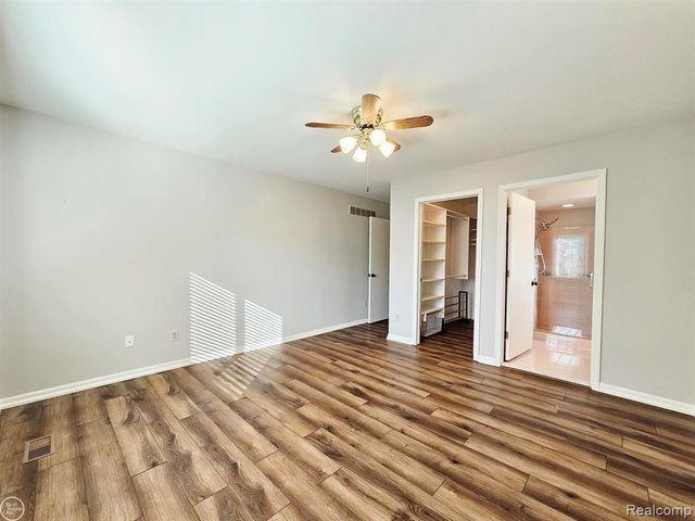 17901 Pointe Court, Clinton Charter Township, MI 48038