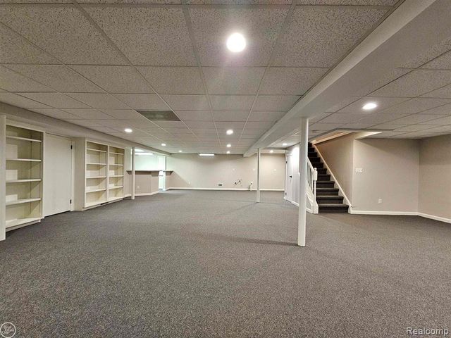 17901 Pointe Court, Clinton Charter Township, MI 48038