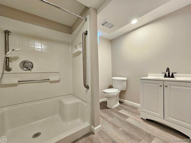 17901 Pointe Court, Clinton Charter Township, MI 48038