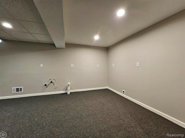 17901 Pointe Court, Clinton Charter Township, MI 48038