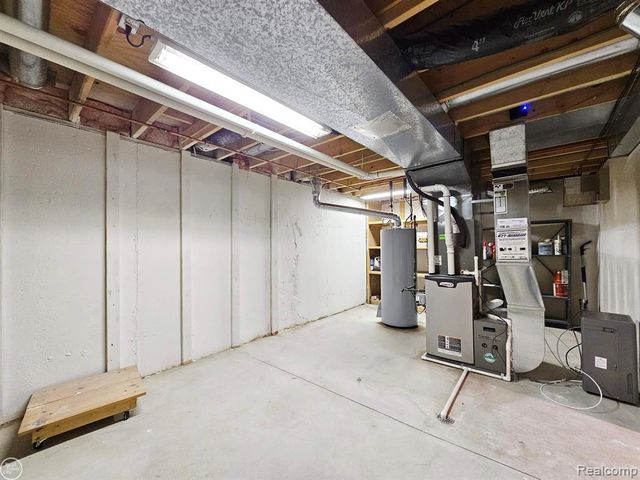 17901 Pointe Court, Clinton Charter Township, MI 48038