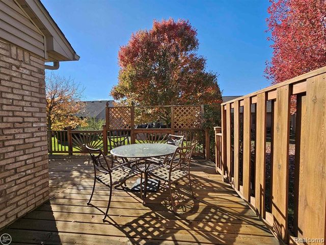 17901 Pointe Court, Clinton Charter Township, MI 48038