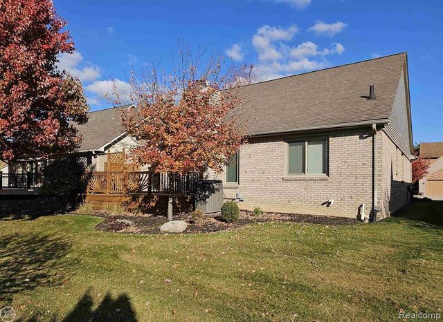 17901 Pointe Court, Clinton Charter Township, MI 48038