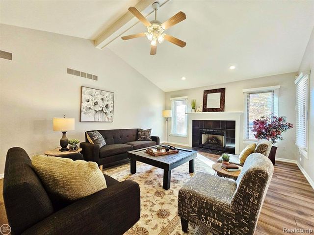 17901 Pointe Court, Clinton Charter Township, MI 48038