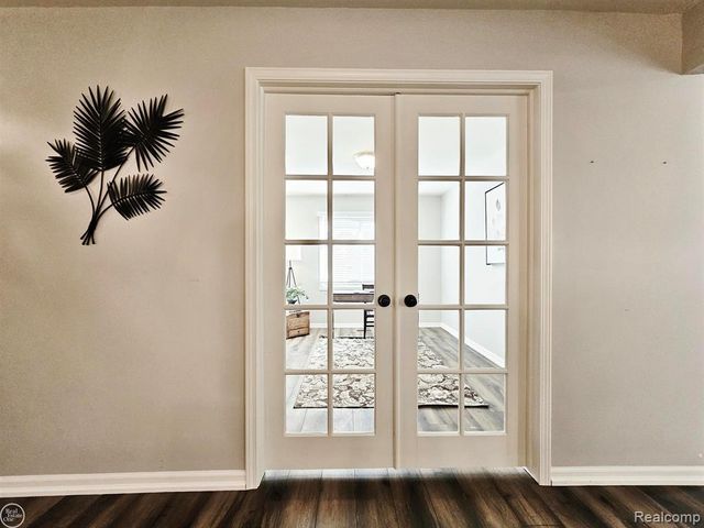 17901 Pointe Court, Clinton Charter Township, MI 48038