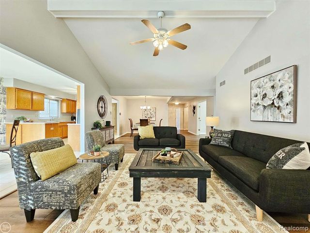 17901 Pointe Court, Clinton Charter Township, MI 48038