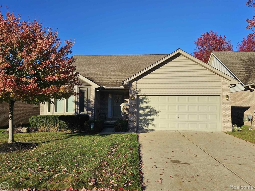 17901 Pointe Court, Clinton Charter Township, MI 48038