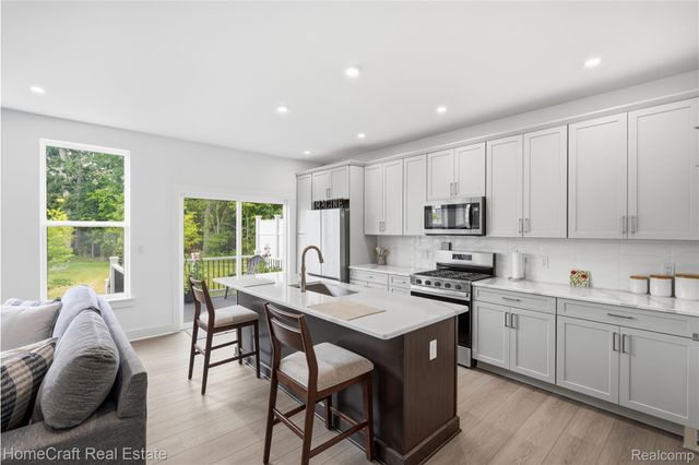 9880 Firwood Drive, Plymouth Charter Township, MI 48170