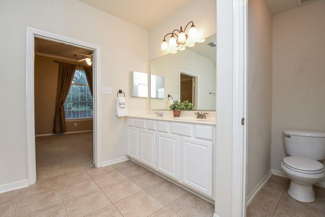 6 S Burberry Park Circle, The Woodlands, TX 77382