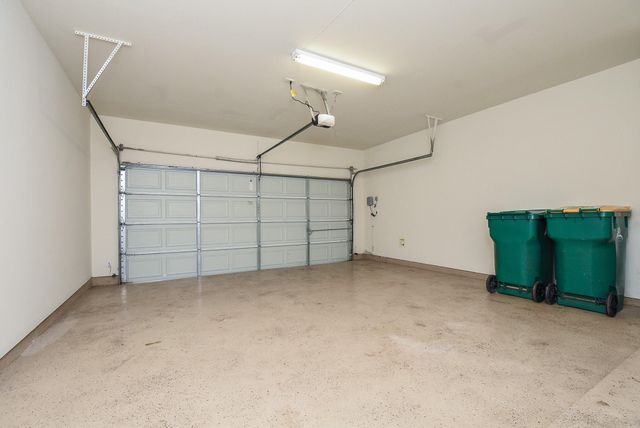 6 S Burberry Park Circle, The Woodlands, TX 77382