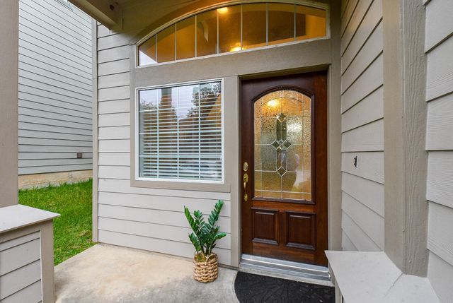 6 S Burberry Park Circle, The Woodlands, TX 77382