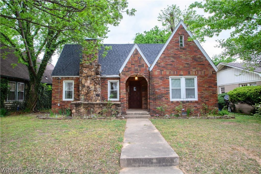 2305 S L Street, Fort Smith, AR 72901