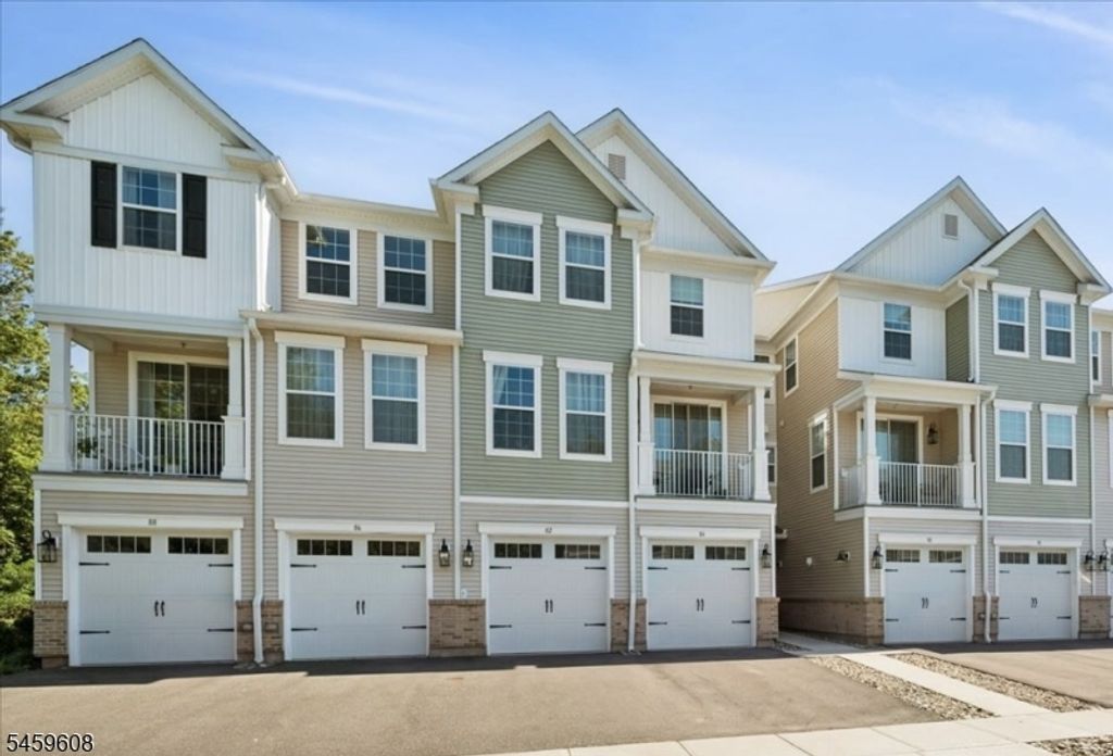 82 Depot Way, Dunellen Boro, NJ 08812 — exterior