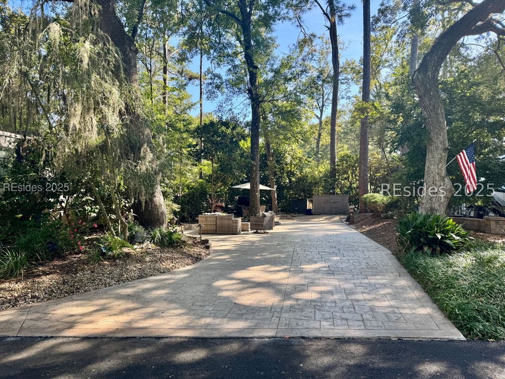 133 Arrow Road 191, Hilton Head Island, SC 29928